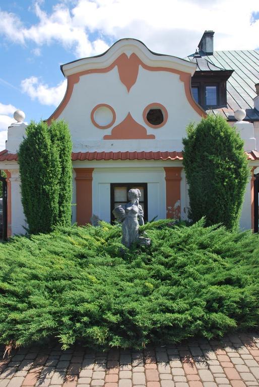 Palac W Czyzowie Szlacheckim Czyzow Szlachecki Exterior foto